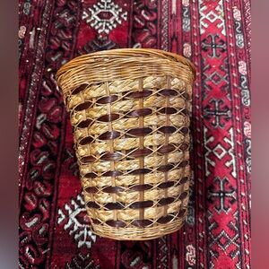 3/$10 🌼 Vintage Small Wicker Basket